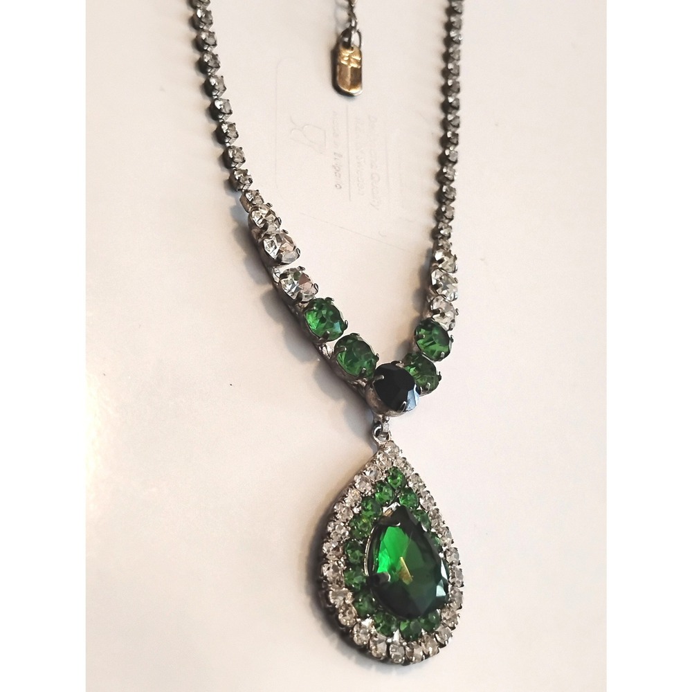 💚 Dagger Jewelry Emerald Green Rhinestone Teardrop Necklace Romantic Vampy